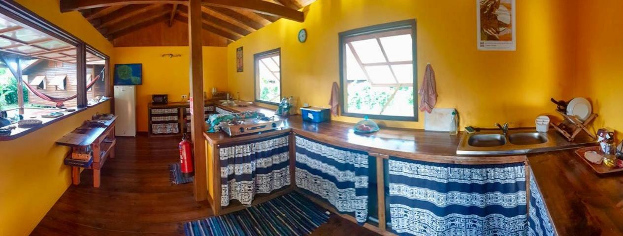 Painapaopao Backpacker Hostel Moorea Bagian luar foto